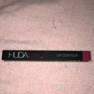 HUDA BEAUTY Lip Contour in Trophy Wife